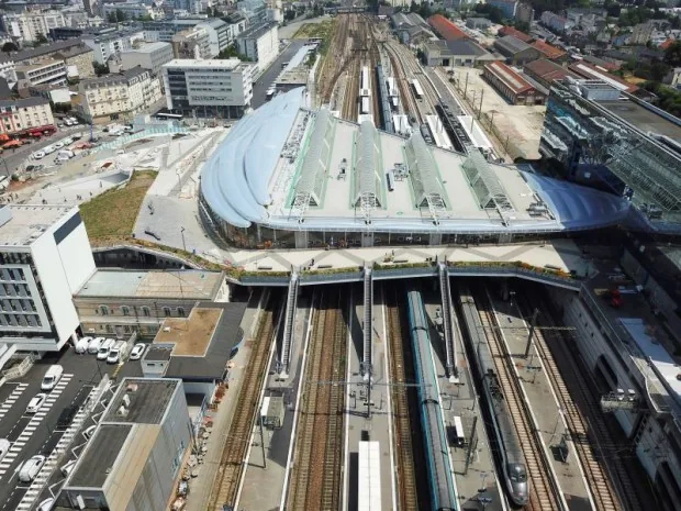 Dessertes ferroviaires et aéroportuaires en Bretagne